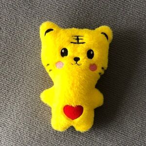 Yellow Plush Cat Toy with Red Heart - Cute Pet Cat Toy